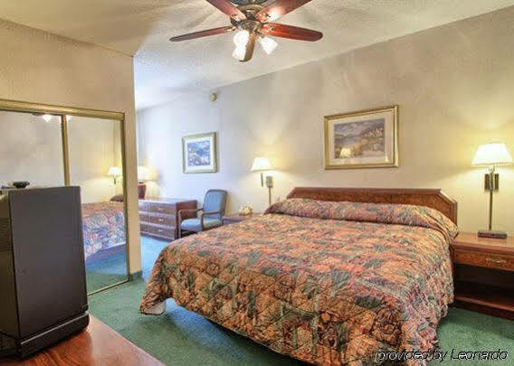 Best Western Harrisburg North Hotel Экстерьер фото